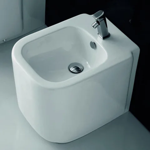 Ceramica Althea D-STYLE биде напольное с 1отв. под смеситель, слив в стену, белый 530*370*420
