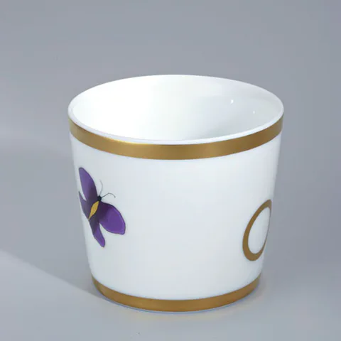 THG CAPUCINE MAUVE DECOR OR Китайская лакированная коробка с белой керамической крышкой &Oslash;126 мм., middle size, декор золото/лиловый, цвет золото