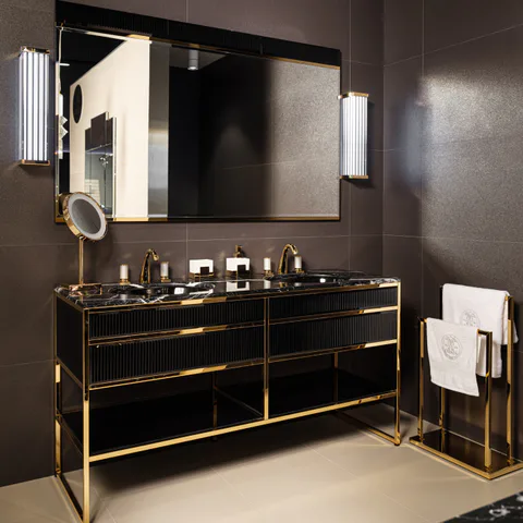 OASIS MURANO1 Светильник настенный 110х100х500 мм., светодиодный, с прозрачными и черными профилями, фурнитура золото